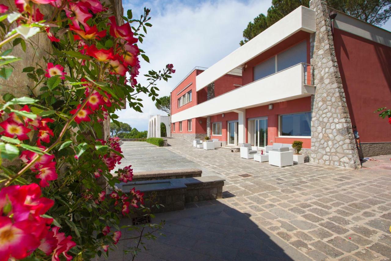 Villa Mambrini Соренто Екстериор снимка